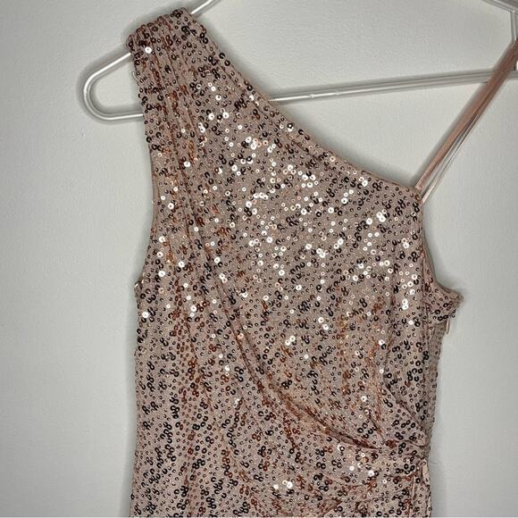 NWT New Aidan by Aidan Mattox One Shoulder Sequin Gown Size 2 - Picture 7 of 11